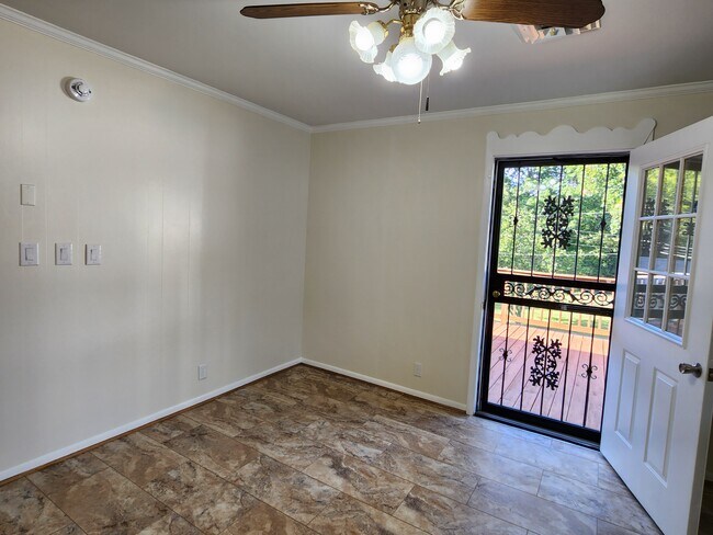 Building Photo - 139 Saratoga Dr