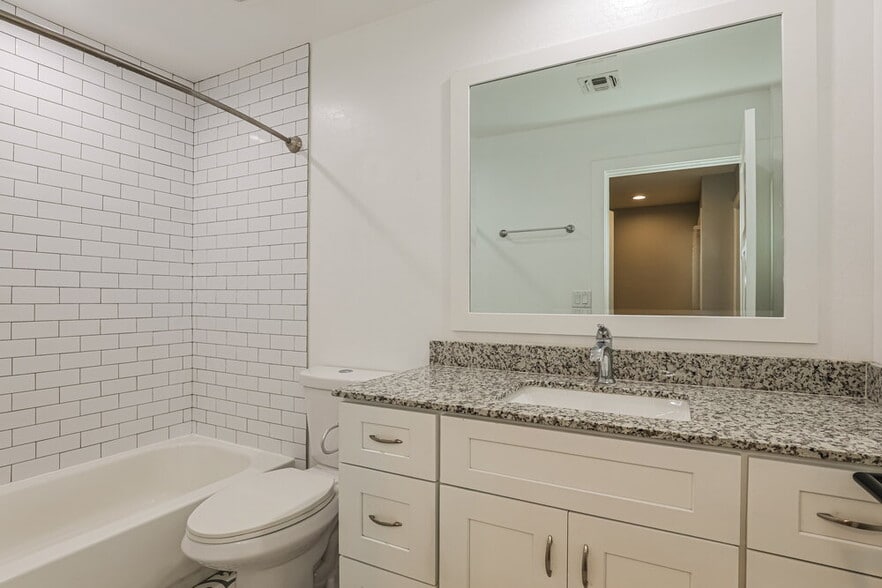 Building Photo - 4920 S 23rd Ave