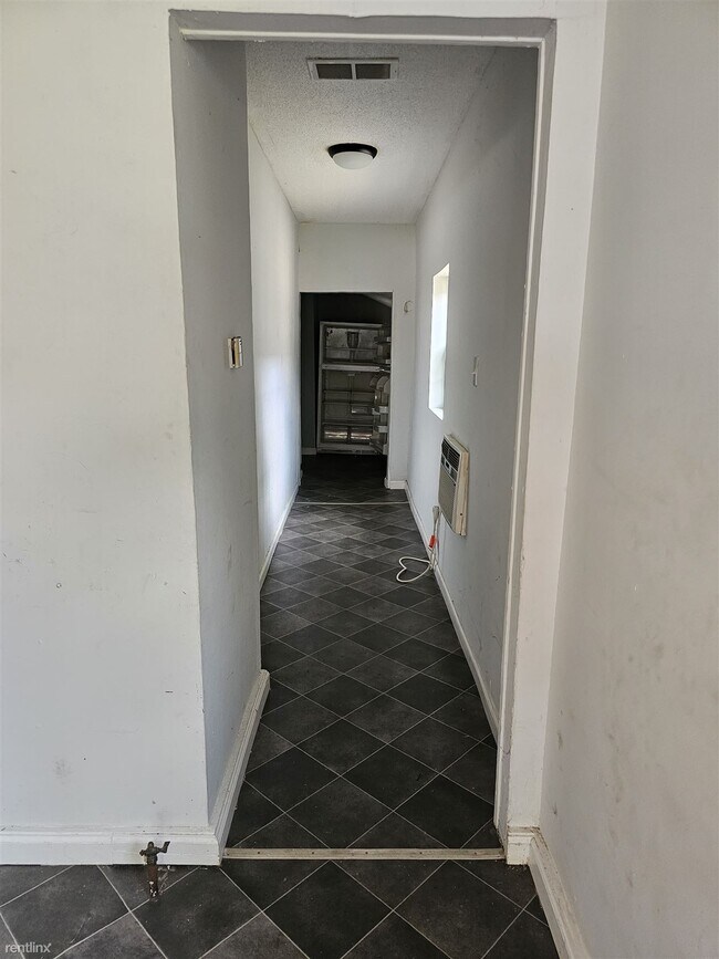 2 br, 1 bath House 1012 Pine Street 1012 Pine St Fort Valley GA