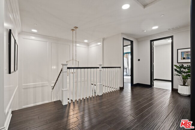 Building Photo - 55 suede