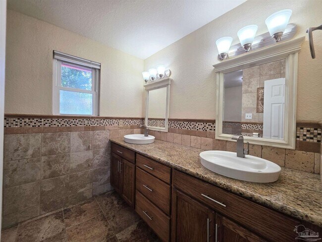 Building Photo - 7819 Hearthstone Cir