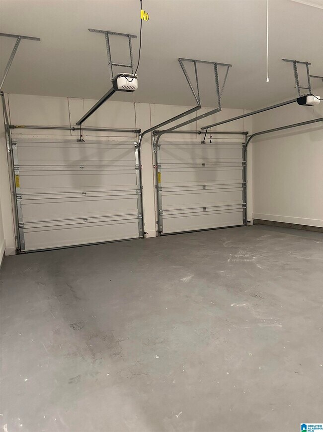 Building Photo - 2090 Springfield Dr