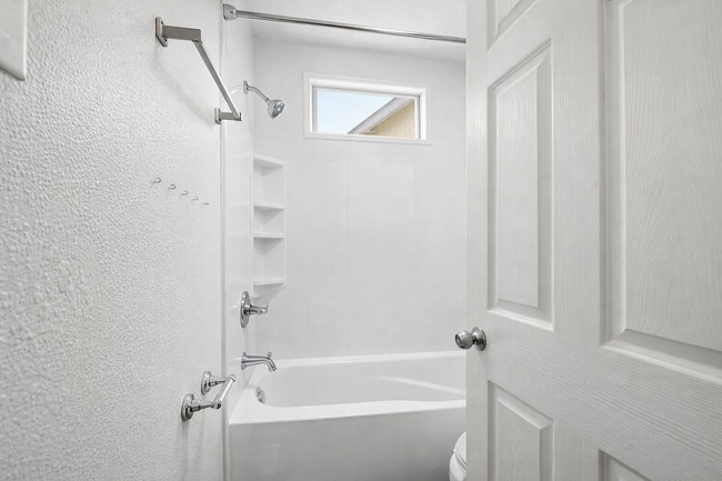 Building Photo - 1343 Edgemont Ave