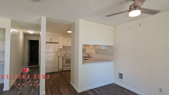 Building Photo - Bryant - 1324A/1324B