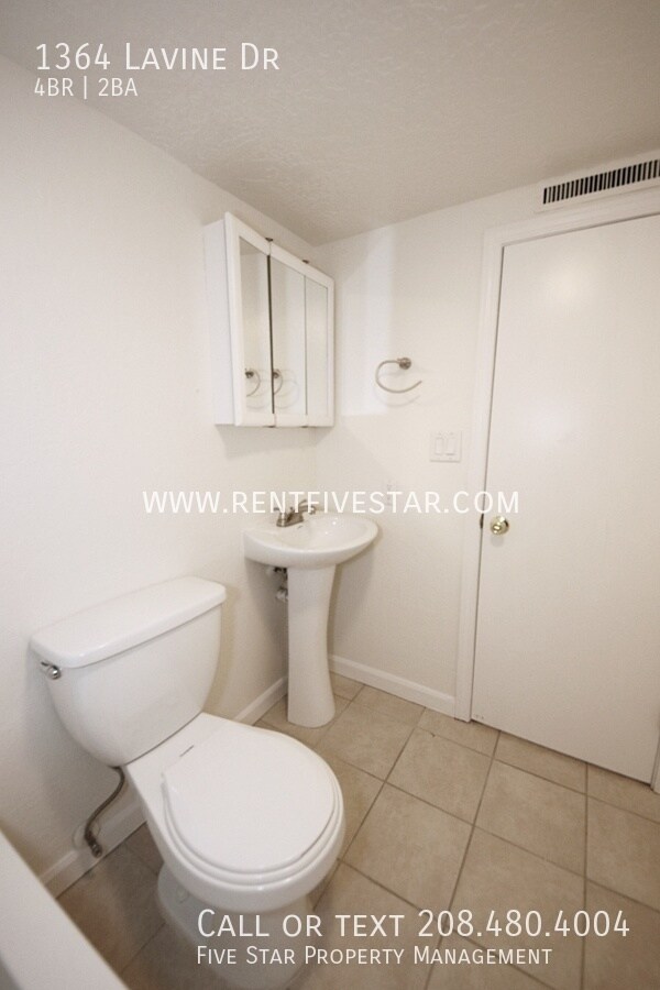 Building Photo - 1364 Lavine Dr