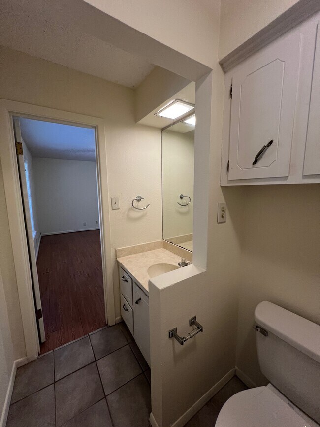 Building Photo - 3209 Hastings Crossing Rd