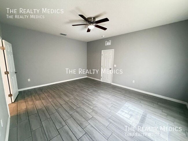 Building Photo - 491 Ixora Ave NW