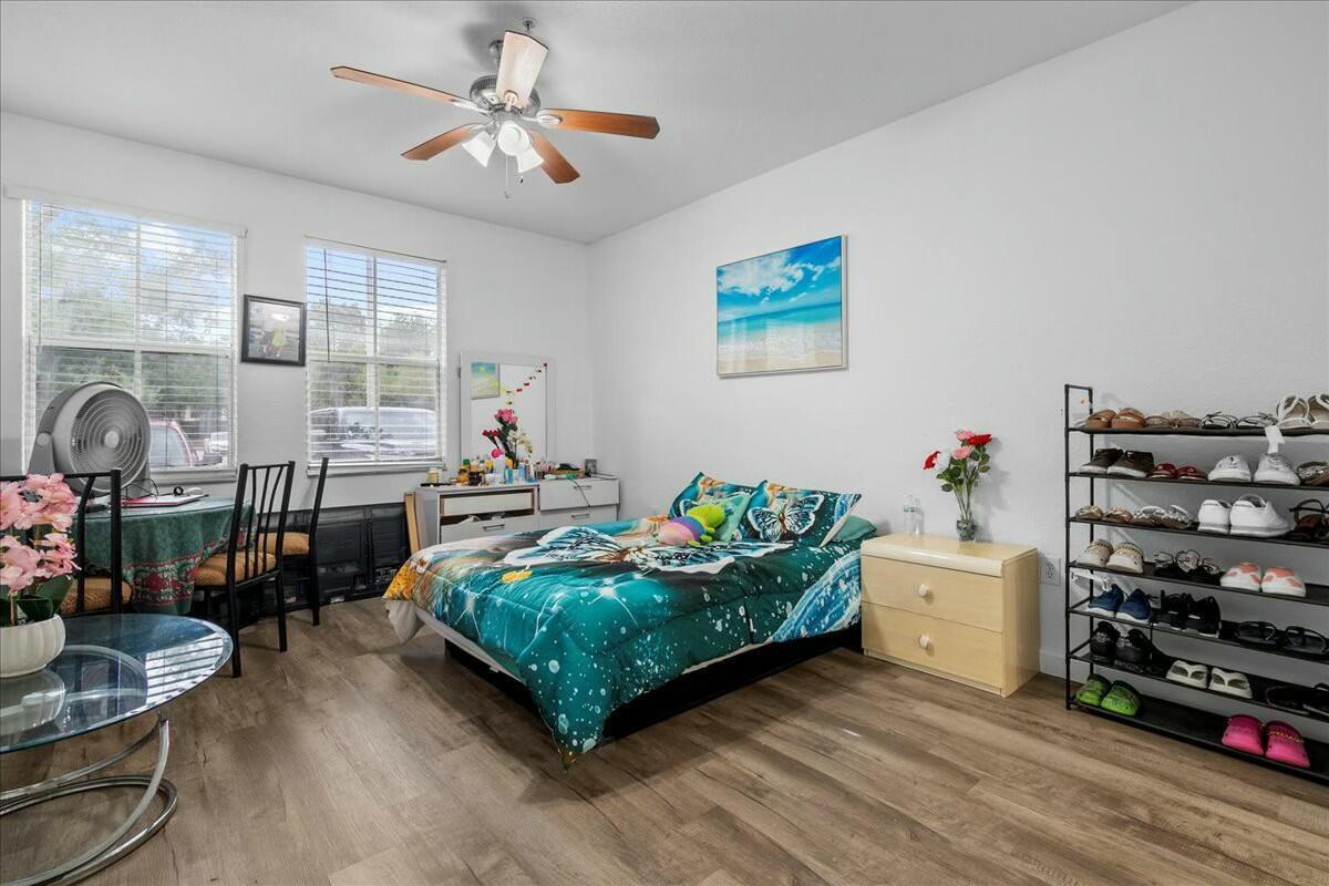 Building Photo - 1109 Shoma Dr