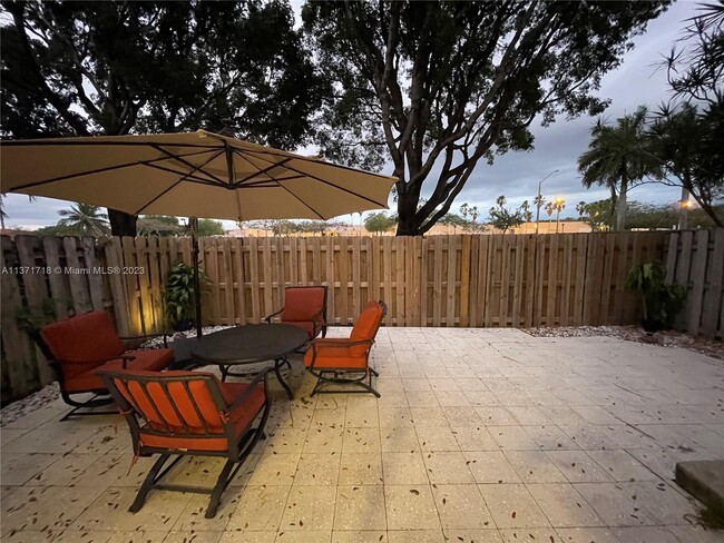 Building Photo - 876 NW 135th Terrace