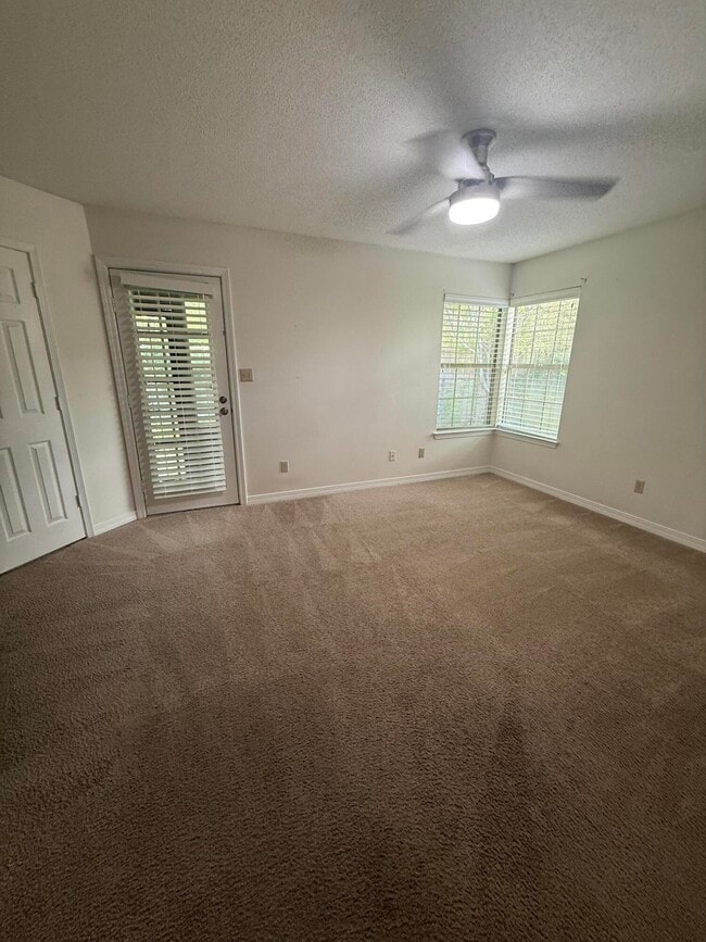 Building Photo - 1305 Ariel Ct