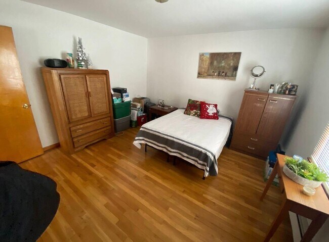 Building Photo - 516 Avenue A
