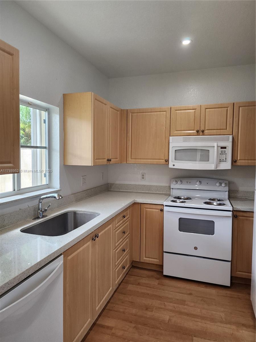 Building Photo - 11392 NW 34th Pl