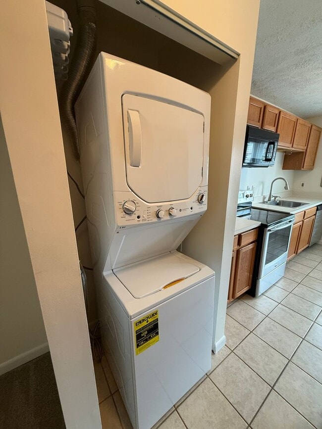 Building Photo - 1347 Rigbie Hall Ct