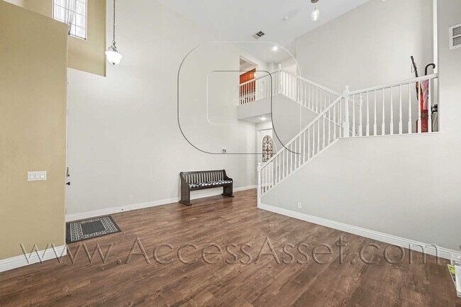 Building Photo - Stunning 5 Bed/3 Bath Home with Pool in Menifee!