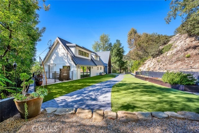 Building Photo - 24301 Sylvan Glen Rd