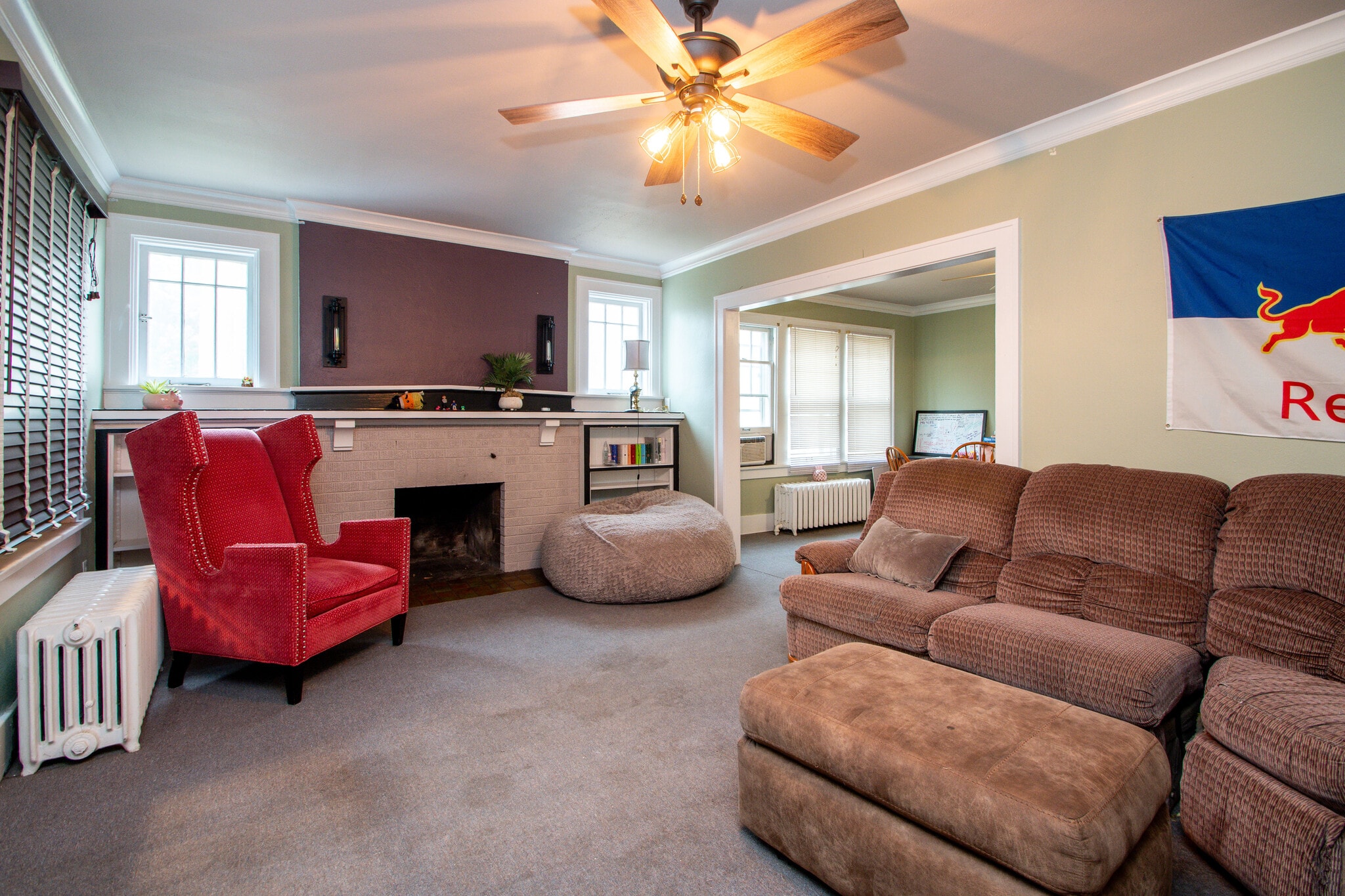 Building Photo - 1411 W Barker Ave