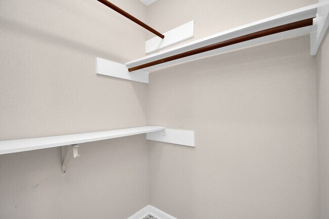 Building Photo - 13002 Kingsmill Dr