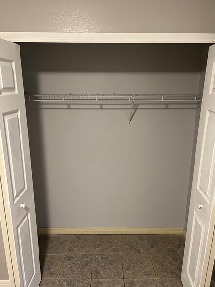 Building Photo - 10128 Portale Ave