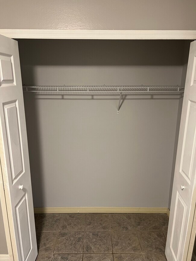 Building Photo - 10128 Portale Ave