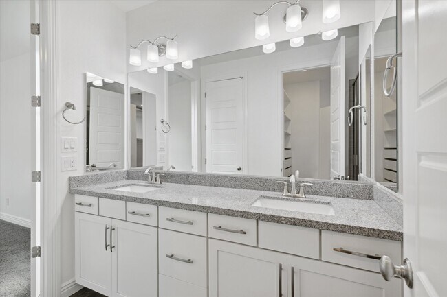 Building Photo - 4713 S Aileron Ln
