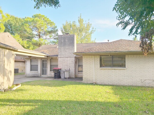 Building Photo - 14814 Earlswood Dr