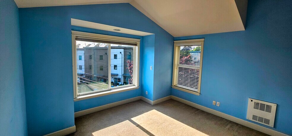 Building Photo - 10214 1st Ave NW