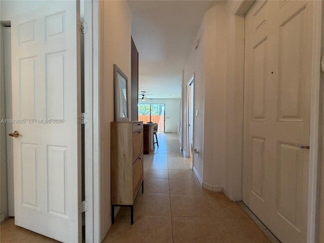 Building Photo - 6330 S Station Square