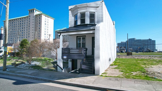 Building Photo - 203 S Metropolitan Ave