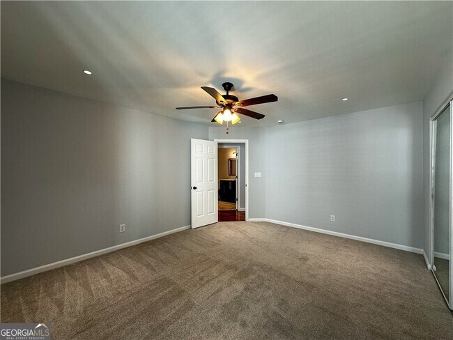 Building Photo - 3255 Park Chase