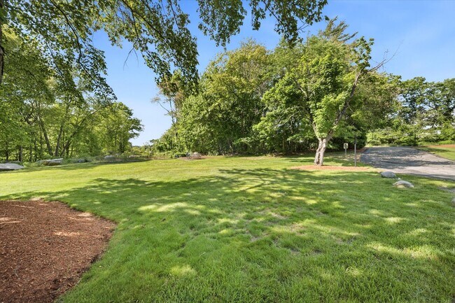 Building Photo - 1799 Bodwell Rd