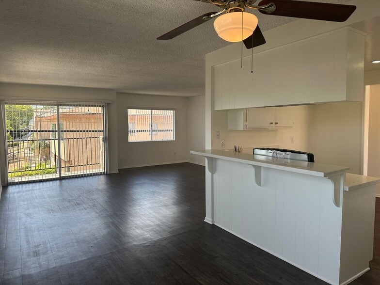 Building Photo - 939 S Cabrillo Ave