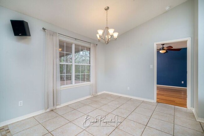 Building Photo - 1750 Beachside Dr