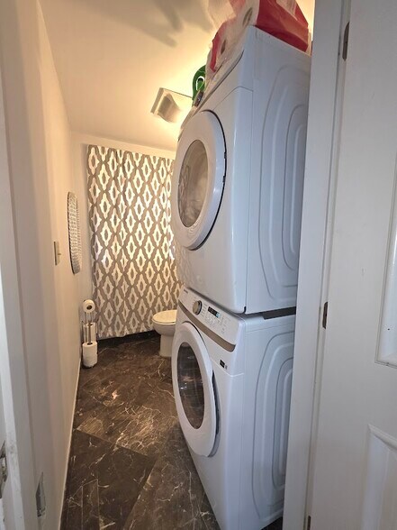 Building Photo - 5 Gore Street Pl