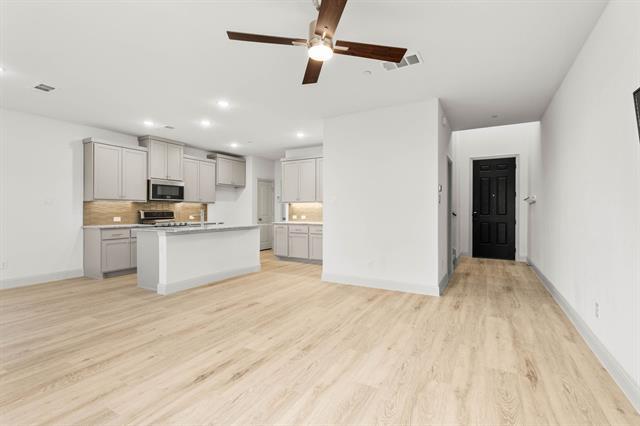 Building Photo - 988 Emil Pl