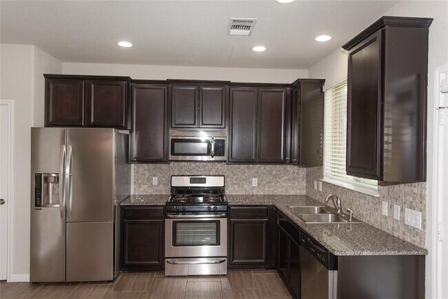 Building Photo - 1001 Zodiac Ln
