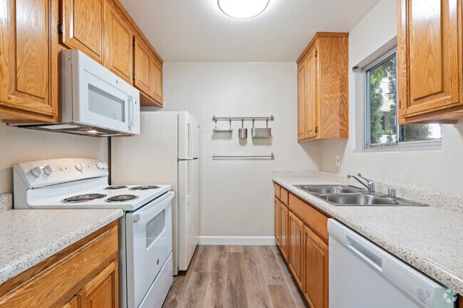 3BR, 2BA - 1200SF - Kitchen - B Street Apartments