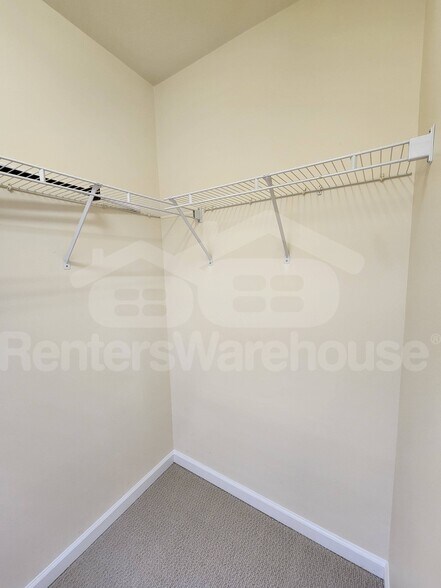 Building Photo - 1618 Cove Creek Cir