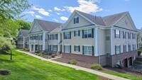 Building Photo - 106 Canter Ct