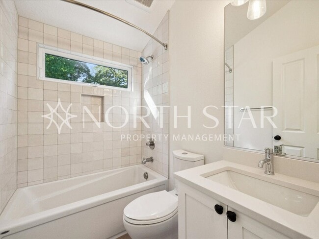 Building Photo - Lake Oswego Home for Lease – Fully Remodeled