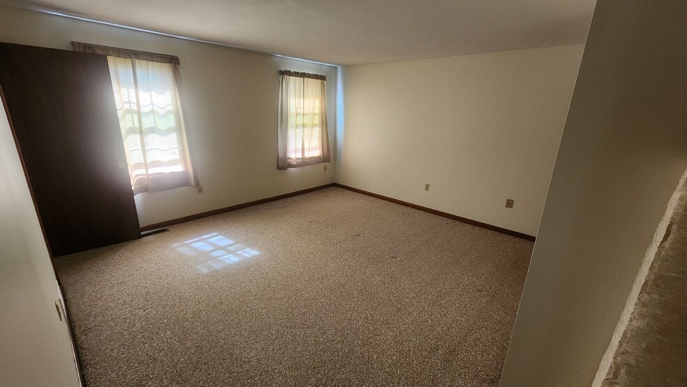 Building Photo - 161 Riviera Dr