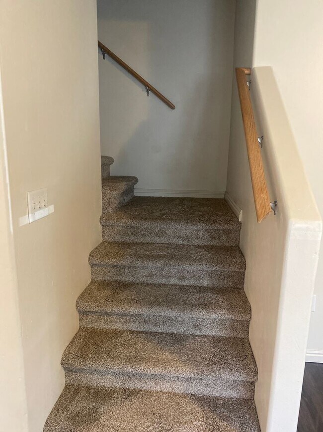 Building Photo - 577 N 100 E