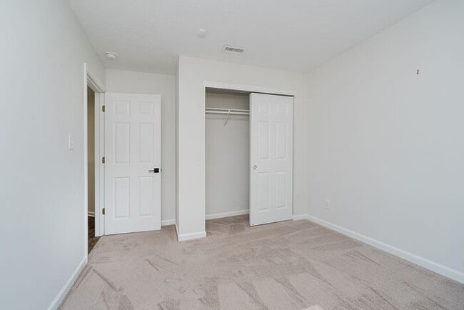 Building Photo - Beautifully Updated Carmel Ranch in Haverstick – Walk to Prairie Trace!
