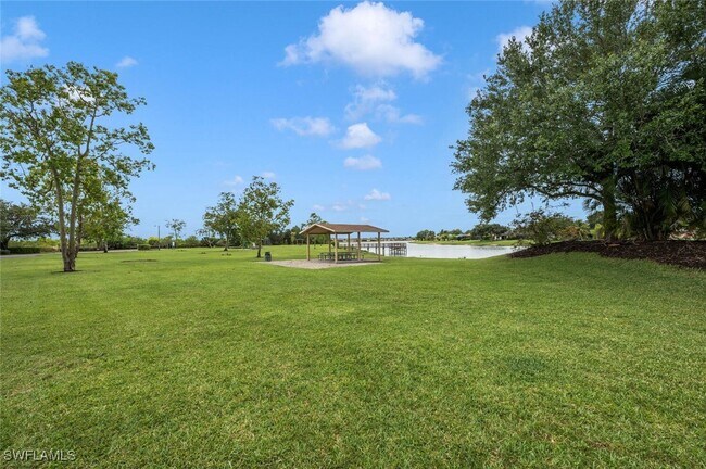 Building Photo - 1094 Grove Dr