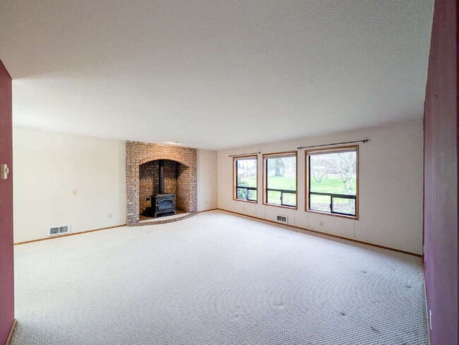 Building Photo - 4304 83rd Ave NE