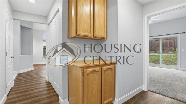 Building Photo - Stunning Single Story Fair Oaks Rental with Large Backyard in GREAT LOCATION!