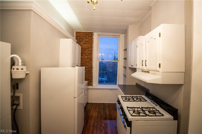 Building Photo - 641 Wheeling Ave