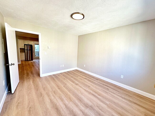 Building Photo - 89 Cottage St