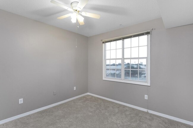 Building Photo - 501 Knights Run Ave