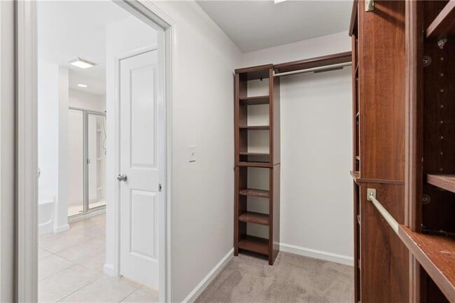 Building Photo - 3377 Vintage Cir SE