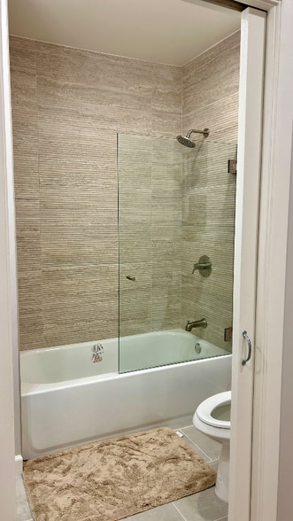 Building Photo - 329 E 219th St